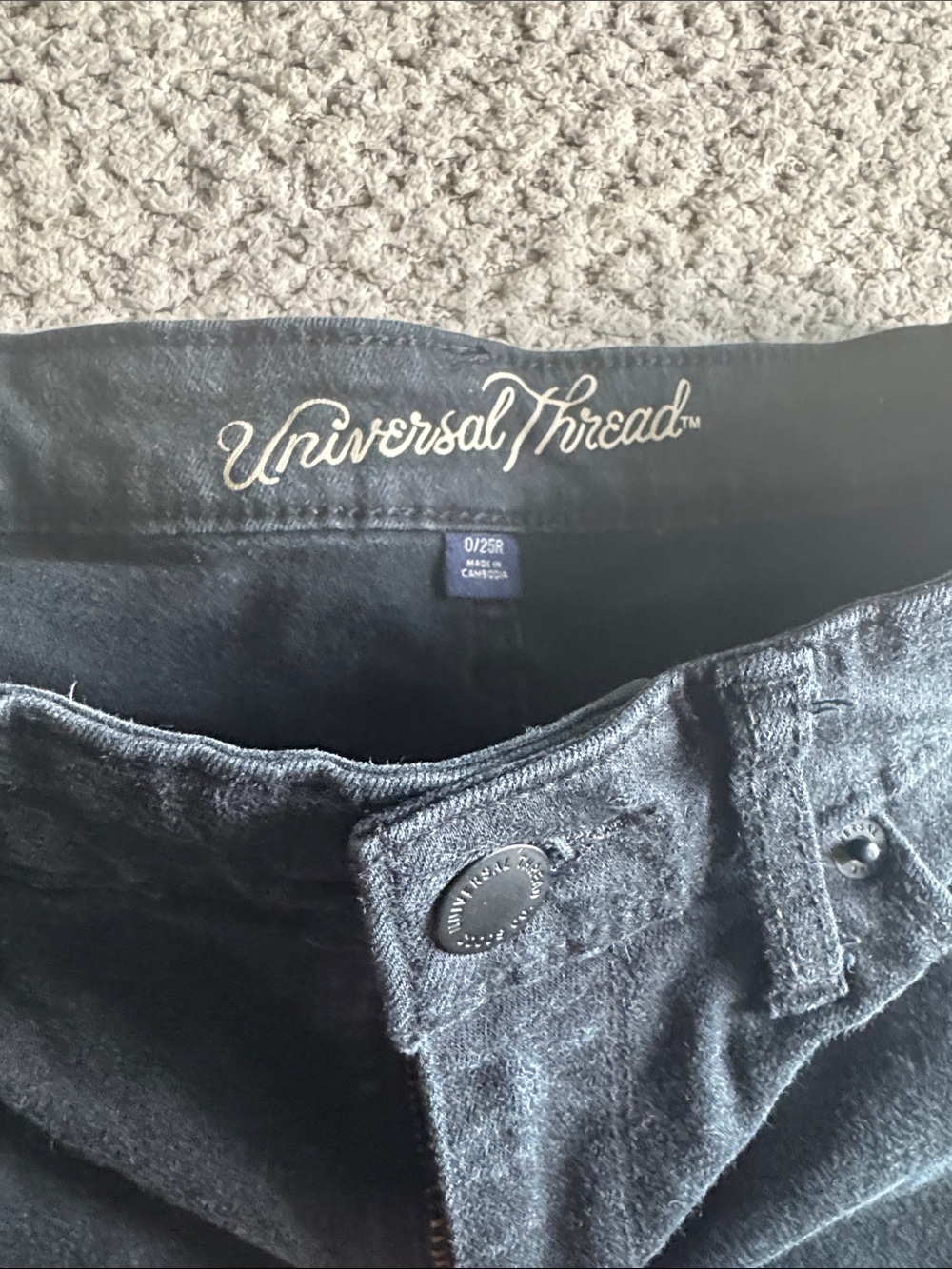 Universal Thread Black Women's Jean Shorts - Classic Black Cut